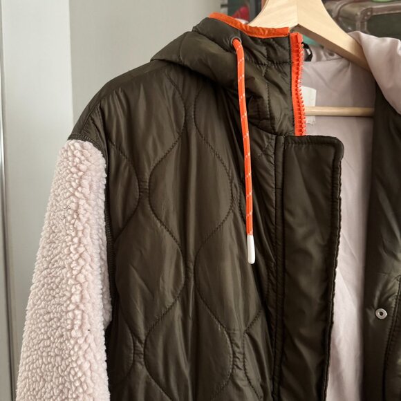 H&M - Longline Sherpa Quilted Coat in Cream/Olive Green - Picture 2 of 16